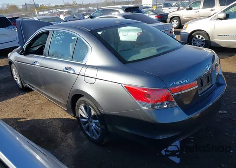 2011 Honda Accord 3.5 Ex-L z USA, uszkodzony, nr VIN 1HGCP3F87BA023779